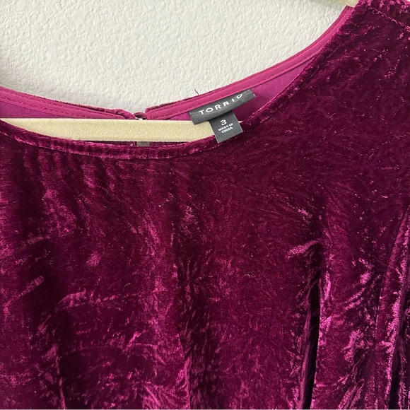TORRID VELVET RUCHED KEYHOLE BACK TOP 3X - Picture 7 of 7